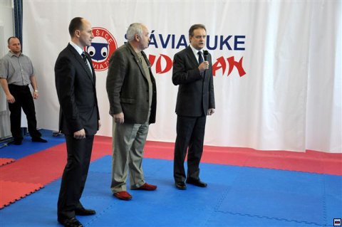 img00019.jpg